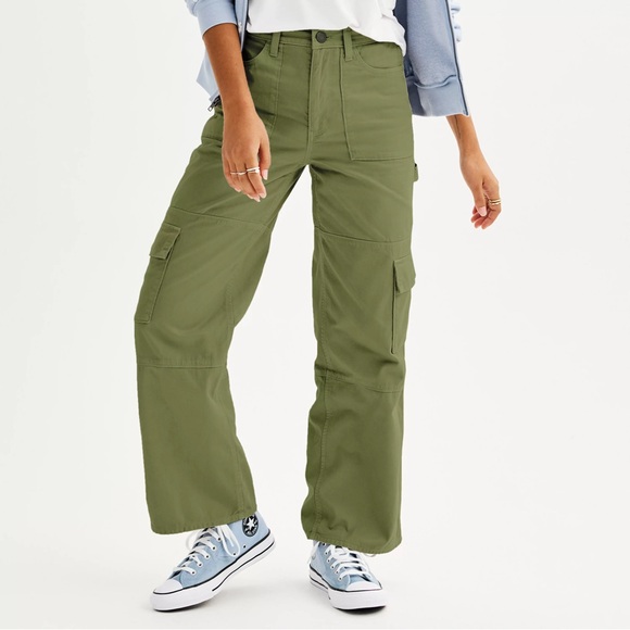 Juniors' SO High-Rise Wide Leg Cargo Pants.  Size 3X.  NWT. - Picture 1 of 9